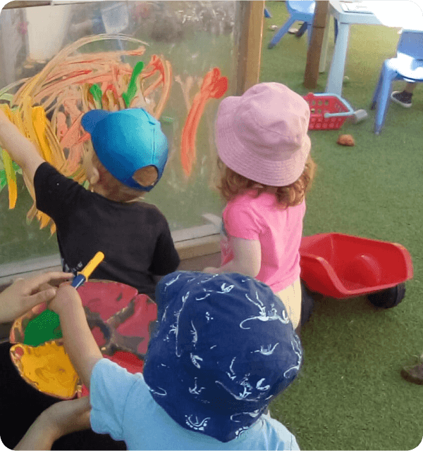 children painting